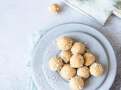 Datlové kuličky s kokosem