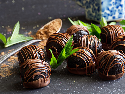 Raw lískové kuličky